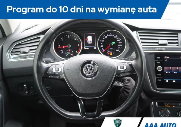 Volkswagen Tiguan cena 93000 przebieg: 154162, rok produkcji 2019 z Stąporków małe 254
